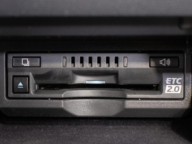 ★ＥＴＣ２．０が装備されています！！社外品とは違い収まりの良いデザインが人気！高速道路を利用する際は必需品ですよね！！ストレス無く料金所を通過出来ます！！