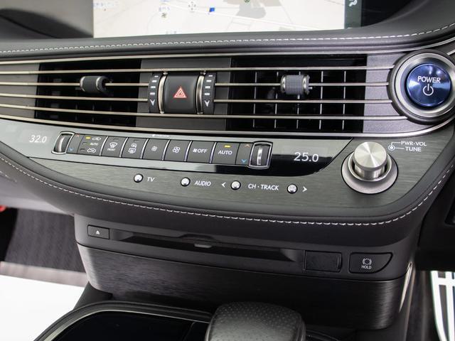 ＣＤはもちろんの事、ＤＶＤ＆Ｂｌｕ−ｒａｙ再生も可能です。フルセグ地デジにも対応しさらにＢｌｕｅｔｏｏｔｈにも対応しております