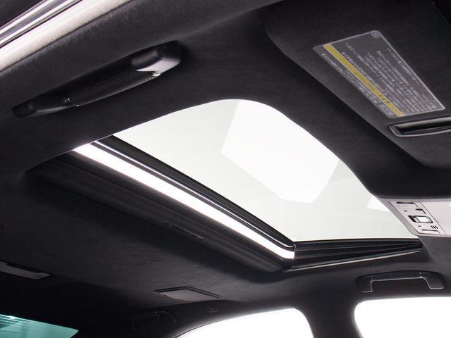 ★人気装備のサンルーフ！様々なドライブシーンで活躍してくれます！！開放感ある車内空間は気持ちがいいですよ！