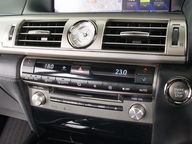 ＣＤはもちろんの事、ＤＶＤ再生も可能です。フルセグ地デジにも対応しさらにＢｌｕｅｔｏｏｔｈにも対応しております