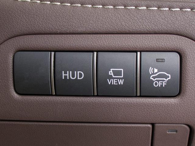 ★使いやすさや安全性を追求したステアリング周り！高級車ゆえにスイッチ類が多いのも特徴ですね！考え尽くされた配置ですぐに使いこなす事が出来ますのでご安心下さい！是非、体感してみて下さい！！