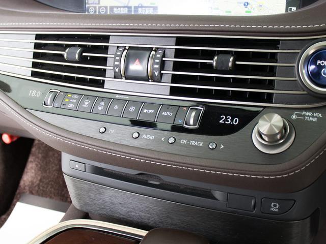 ＣＤはもちろんの事、ＤＶＤ＆Ｂｌｕ−ｒａｙ再生も可能です。フルセグ地デジにも対応しさらにＢｌｕｅｔｏｏｔｈにも対応しております