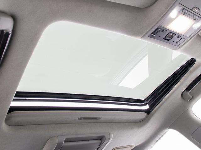 ★人気装備のサンルーフ！様々なドライブシーンで活躍してくれます！！開放感ある車内空間は気持ちがいいですよ！