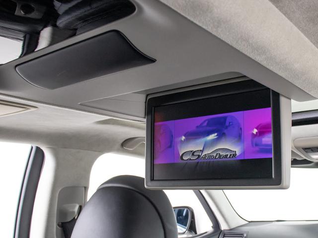 人気装備のリアエンターシステムを装着！ワイド画面のフリップダウンモニター搭載！！さらにマークレビンソンプレミアムオーディオ、ＤＶＤ機能もセットオプションにて完備しております。