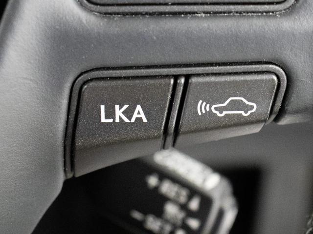 衝突回避支援型プリクラッシュセーフティシステム　前方に出現した障害物に対し警報を発し、ドライバーに警告。同時にブレーキアシストにより衝突回避と速度を軽減します。