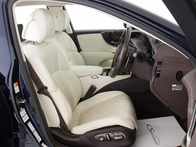 ＬＳ ＬＳ５００ｈ　エグゼクティブ　（禁煙車）（サンルーフ）（マークレビンソン）（リアエンター）（白本革シート）（デジタルインナーミラー）（パノラミックビュー）（後席コントロールパネル）（セーフティシステム＋Ａ）（パワートランク）（30枚目）