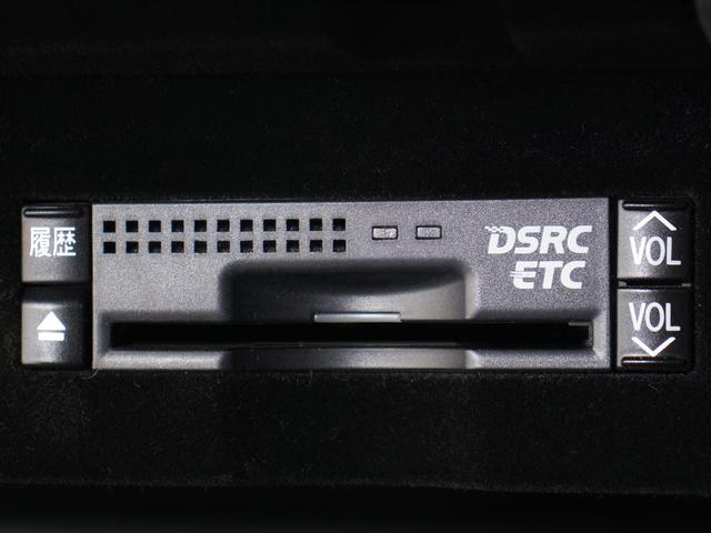 ★ＥＴＣ（ＤＳＲＣ）が装備されています！！社外品とは違い収まりの良いデザインが人気！高速道路を利用する際は必需品ですよね！！ストレス無く料金所を通過出来ます！！