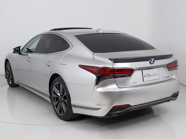 ＬＳ ＬＳ５００ｈ　Ｆスポーツ　（禁煙車）（ワンオーナー）（後期型）（ＴＲＤカスタム）（サンルーフ）（銀影ラスター）（デジタルインナーミラー）（パノラミックビュー）（Ｆスポーツ専用黒×白本革シート）（セーフティシステム＋Ａ）（17枚目）