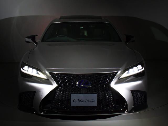 ＬＳ ＬＳ５００ｈ　Ｆスポーツ　（禁煙車）（ワンオーナー）（後期型）（ＴＲＤカスタム）（サンルーフ）（銀影ラスター）（デジタルインナーミラー）（パノラミックビュー）（Ｆスポーツ専用黒×白本革シート）（セーフティシステム＋Ａ）（22枚目）