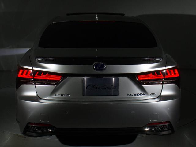 ＬＳ ＬＳ５００ｈ　Ｆスポーツ　（禁煙車）（ワンオーナー）（後期型）（ＴＲＤカスタム）（サンルーフ）（銀影ラスター）（デジタルインナーミラー）（パノラミックビュー）（Ｆスポーツ専用黒×白本革シート）（セーフティシステム＋Ａ）（24枚目）