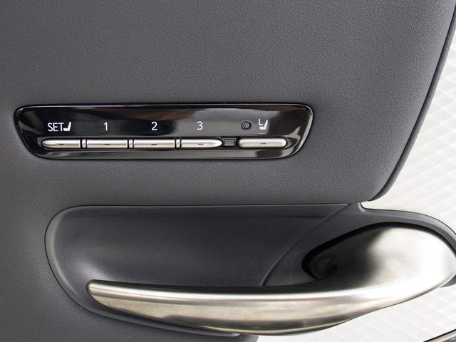 ＬＳ ＬＳ５００ｈ　Ｆスポーツ　（禁煙車）（ワンオーナー）（後期型）（ＴＲＤカスタム）（サンルーフ）（銀影ラスター）（デジタルインナーミラー）（パノラミックビュー）（Ｆスポーツ専用黒×白本革シート）（セーフティシステム＋Ａ）（47枚目）