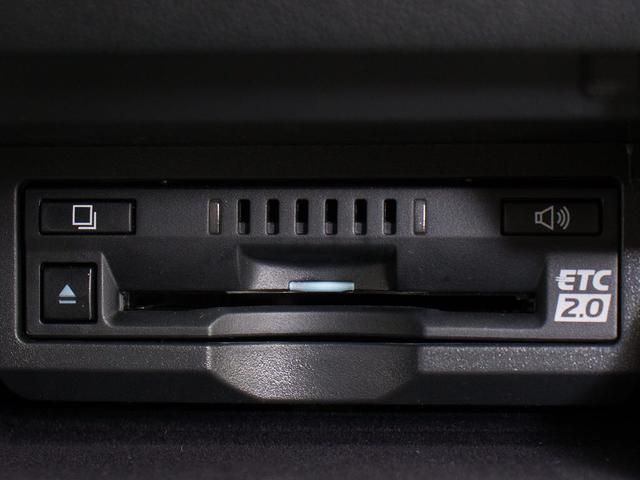 ＬＳ ＬＳ５００ｈ　Ｆスポーツ　（禁煙車）（ワンオーナー）（後期型）（ＴＲＤカスタム）（サンルーフ）（銀影ラスター）（デジタルインナーミラー）（パノラミックビュー）（Ｆスポーツ専用黒×白本革シート）（セーフティシステム＋Ａ）（49枚目）