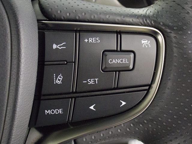 ＬＳ ＬＳ５００ｈ　Ｆスポーツ　（禁煙車）（ワンオーナー）（後期型）（ＴＲＤカスタム）（サンルーフ）（銀影ラスター）（デジタルインナーミラー）（パノラミックビュー）（Ｆスポーツ専用黒×白本革シート）（セーフティシステム＋Ａ）（50枚目）