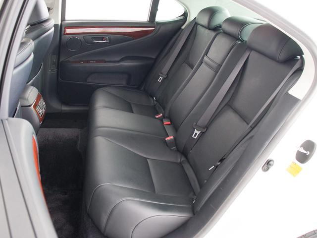 ＬＳ ＬＳ４６０　バージョンＣ　Ｉパッケージ　（禁煙車）（ワンオーナー）（サンルーフ）（クリアランスソナー）（パワートランク）（黒本革）（冷暖房シート）（ＨＤＤマルチナビ）（オートクルーズ）（カラーバックモニター）（Ｂｌｕｅｔｏｏｔｈオーディオ）（29枚目）