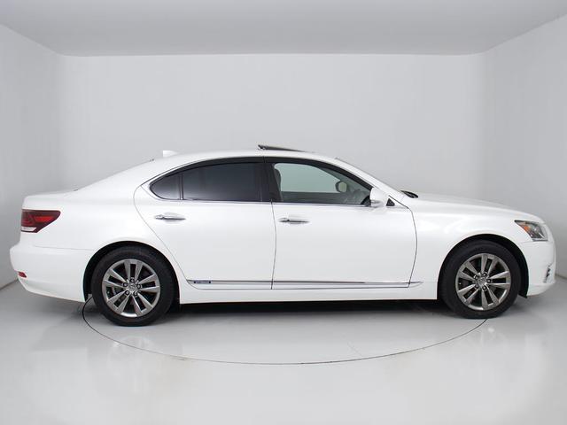 社外アルミホイール取付・スピンドルエアロ取付・各メーカーエアロ取付・車高調・ローダウン・ライトカスタム・スモークフィルム施工ＯＫ！お気軽にご相談下さい！