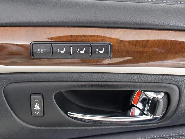 シートメモリー完備！お好きなシートポジションへ！記憶しておけます！