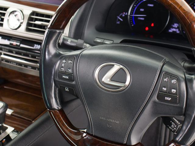 高級感溢れる内装装備はレクサスならではのものです！！シートベンチレーションやＢｌｕｅｔｏｏｔｈ接続など、快適に過ごせる装備が満載となっております！是非一度ご覧下さい。