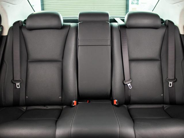 赤革、茶革、黒革、白革、黒×赤コンビ革・・・お好みの色で新品本革シートを作成できます！オリジナル本革でカーライフを満喫はいかがでしょうか？ご興味ある方は、デザイン等含め当社までお問い合わせください！