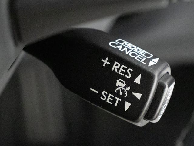 レーダークルーズコントロール　　ミリ波レーダーと単眼カメラで先行車を認識し、車速に応じた車間距離を保ちながら追従走行を支援します。