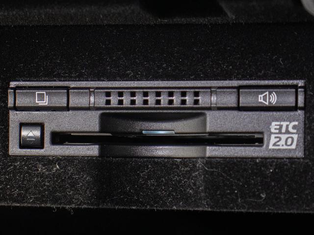 ★ＥＴＣ２．０が装備されています！！社外品とは違い収まりの良いデザインが人気！高速道路を利用する際は必需品ですよね！！ストレス無く料金所を通過出来ます！！