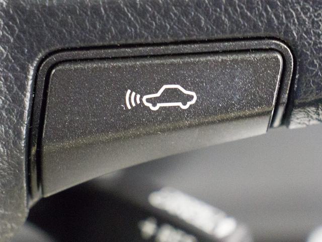 衝突回避支援型プリクラッシュセーフティシステム　前方に出現した障害物に対し警報を発し、ドライバーに警告。同時にブレーキアシストにより衝突回避と速度を軽減します。