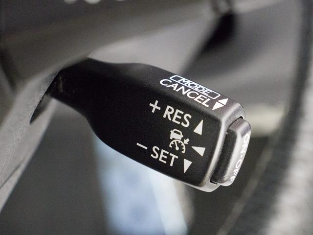 レーダークルーズコントロール　　ミリ波レーダーと単眼カメラで先行車を認識し、車速に応じた車間距離を保ちながら追従走行を支援します。