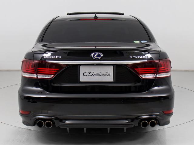 ＴＲＤフルエアロ＆４本出しマフラーが装着されています！お好みはいかがですか？今付いているデザイン以外にも、各ブランドのエアロを格安にてお取付け出来ます！又、エアロを外してノーマル状態にする事も出来ます