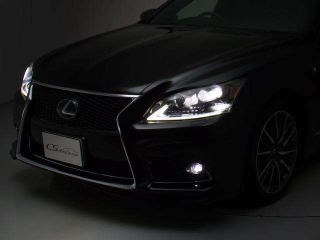 ３眼ＬＥＤヘッドライト装着車両です！！夜間の視認性が大幅に向上する人気の安全装備です！！