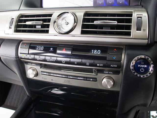 ＣＤはもちろんの事、ＤＶＤ再生も可能です。フルセグ地デジにも対応しさらにＢｌｕｅｔｏｏｔｈにも対応しております