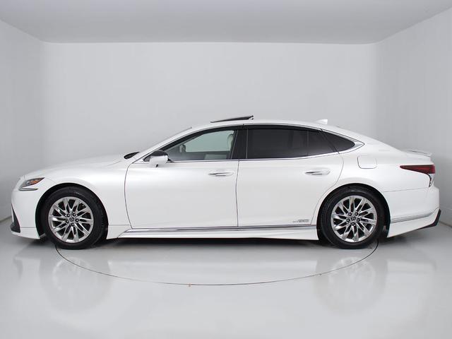 ＬＳ ＬＳ５００ｈ　エグゼクティブ　（禁煙車）（ＴＲＤフルエアロ）（４本出しマフラー）（白本革）（サンルーフ）（マークレビンソン）（リアエンター）（デジタルインナーミラー）（パノラミックビュー）（セーフティシステム＋Ａ）（電動トランク）（17枚目）