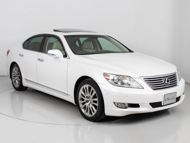 LS LS460 バージョンC Iパッケージ (サンルーフ)(パワートランク)(クリアランスソナー)(本革)(エアシート)(シートヒーター)(オートクルーズ)(HDDマルチナビ)(カラーバックモニター)(Bluetooth)(CD&DVD再生可)(18枚目)