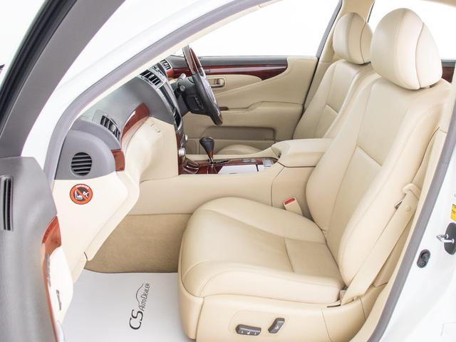 LS LS460 バージョンC Iパッケージ (サンルーフ)(パワートランク)(クリアランスソナー)(本革)(エアシート)(シートヒーター)(オートクルーズ)(HDDマルチナビ)(カラーバックモニター)(Bluetooth)(CD&DVD再生可)(24枚目)