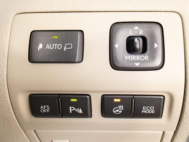 LS LS460 バージョンC Iパッケージ (サンルーフ)(パワートランク)(クリアランスソナー)(本革)(エアシート)(シートヒーター)(オートクルーズ)(HDDマルチナビ)(カラーバックモニター)(Bluetooth)(CD&DVD再生可)(32枚目)