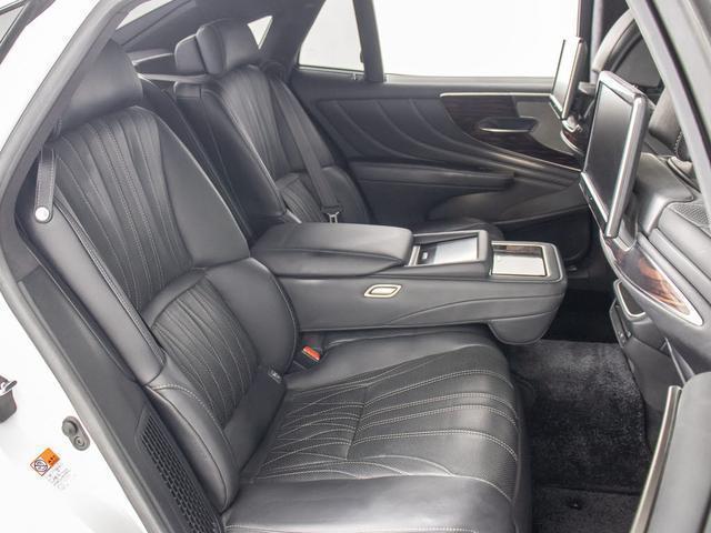 ＬＳ ＬＳ５００ｈ　エグゼクティブ　（禁煙車）（整備点検記録簿１５枚）（サンルーフ）（マークレビンソン）（リアエンター）（パノラミックビュー）（セーフティシステム＋Ａ）（ＢＳＭ）（クリアランスソナー）（パワートランク）（全画面ＳＤナビ）（32枚目）