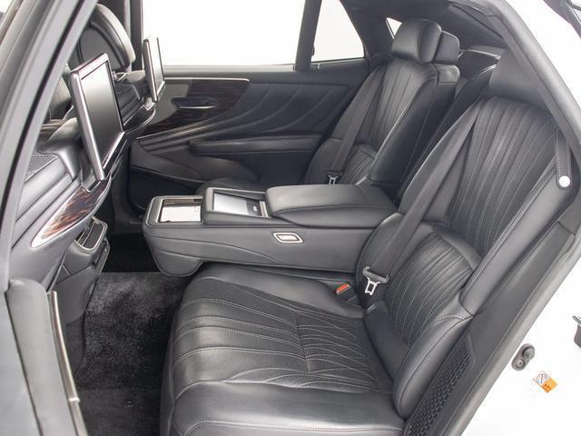 ＬＳ ＬＳ５００ｈ　エグゼクティブ　（禁煙車）（整備点検記録簿１５枚）（サンルーフ）（マークレビンソン）（リアエンター）（パノラミックビュー）（セーフティシステム＋Ａ）（ＢＳＭ）（クリアランスソナー）（パワートランク）（全画面ＳＤナビ）（33枚目）