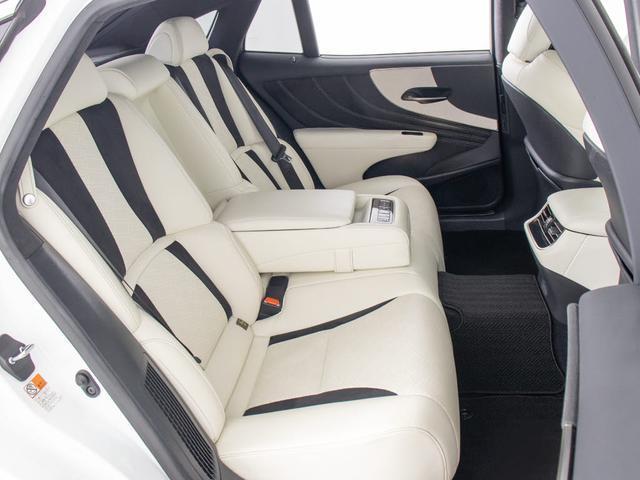 ＬＳ ＬＳ５００ｈ　Ｆスポーツ　（禁煙車）（記録簿１１枚）（ワンオーナー）（サンルーフ）（専用白本革）（セーフティシステム＋Ａ）（パノラミックビュー）（クリアランスソナー）（ＢＳＭ）（ＨＵＤ）（ＬＥＤライト）（全画面ＳＤナビ）（31枚目）