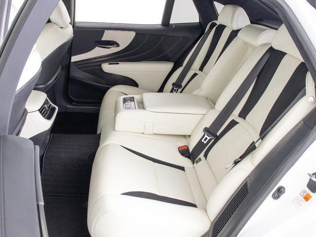 ＬＳ ＬＳ５００ｈ　Ｆスポーツ　（禁煙車）（記録簿１１枚）（ワンオーナー）（サンルーフ）（専用白本革）（セーフティシステム＋Ａ）（パノラミックビュー）（クリアランスソナー）（ＢＳＭ）（ＨＵＤ）（ＬＥＤライト）（全画面ＳＤナビ）（32枚目）