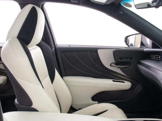 ＬＳ ＬＳ５００ｈ　Ｆスポーツ　（禁煙車）（記録簿１１枚）（ワンオーナー）（サンルーフ）（専用白本革）（セーフティシステム＋Ａ）（パノラミックビュー）（クリアランスソナー）（ＢＳＭ）（ＨＵＤ）（ＬＥＤライト）（全画面ＳＤナビ）（33枚目）