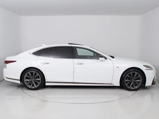 ＬＳ ＬＳ５００　Ｆスポーツ　（禁煙車）（記録簿９枚）（ワンオーナー）（Ｖ型６気筒ツインターボエンジン）（サンルーフ）（デジタルインナーミラー）（Ｆスポーツ専用赤本革シート）（パノラミックビュー）（ＢＳＭ）（全画面ＳＤナビ）（22枚目）