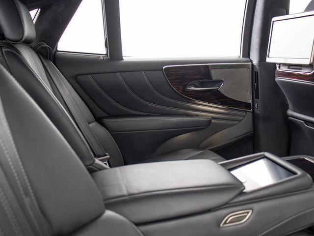 ＬＳ ＬＳ５００ｈ　エグゼクティブ　（禁煙車）（サンルーフ）（マークレビンソン）（リアエンター）（２０インチスパッタリングＡＷ）（パノラミックビュー）（セーフティシステム＋Ａ）（ＢＳＭ）（ＨＵＤ）（クリアランスソナー）（パワートランク）（31枚目）