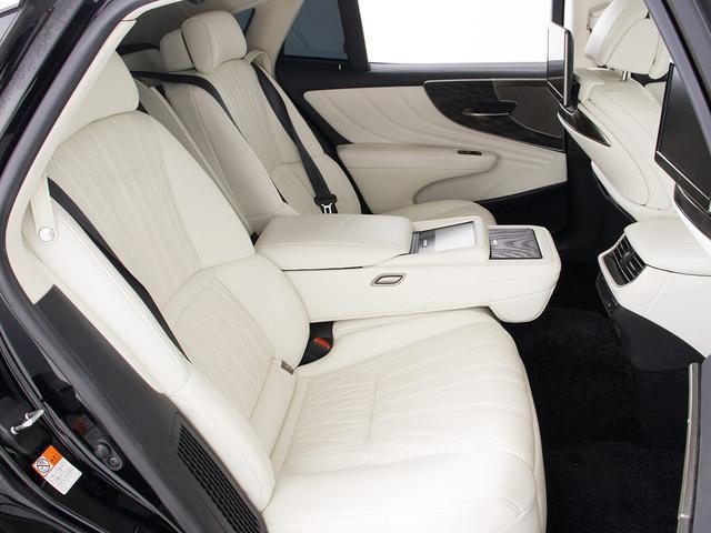ＬＳ ＬＳ５００ｈ　エグゼクティブ　アドバンスドドライブ　（後期型）（サンルーフ）（マークレビンソン）（リアエンター）（白本革）（点検整備記録簿７枚）（セーフティシステム＋Ａ）（ＨＵＤ）（リラクゼーションシステム）（後席コントロールパネル）（パワートランク）（32枚目）