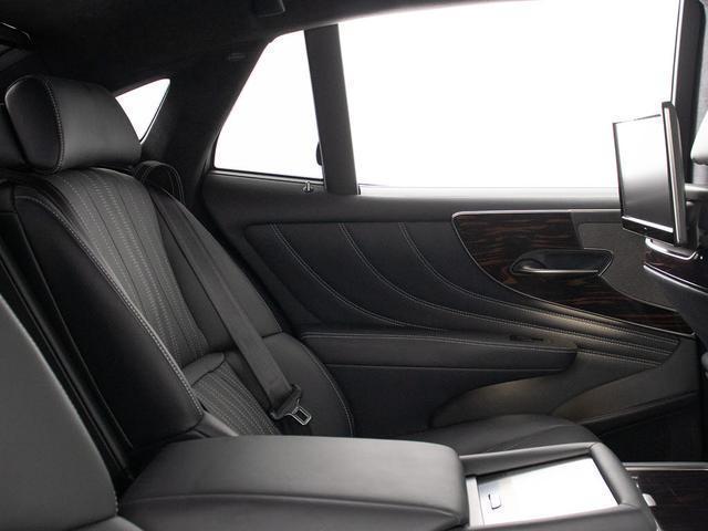 ＬＳ ＬＳ５００ｈ　エグゼクティブ　（禁煙車）（サンルーフ）（新品ウェザリアエアロ）（レクサス点検整備記録１６枚）（マークレビンソン）（リアエンター）（デジタルインナーミラー）（パノラミックビュー）（セーフティシステム＋Ａ）（ＢＳＭ）（33枚目）