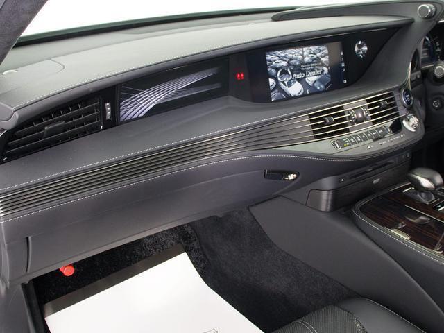 ＬＳ ＬＳ５００ｈ　エグゼクティブ　（禁煙車）（サンルーフ）（新品ウェザリアエアロ）（レクサス点検整備記録１６枚）（マークレビンソン）（リアエンター）（デジタルインナーミラー）（パノラミックビュー）（セーフティシステム＋Ａ）（ＢＳＭ）（34枚目）