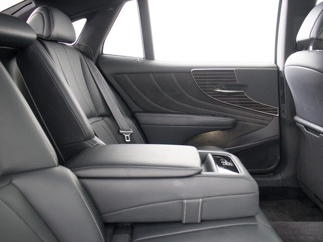 ＬＳ ＬＳ５００ｈ　Ｉパッケージ　（新品ウェザリアエアロ）（禁煙車）（サンルーフ）（記録簿９枚）（デジタルインナーミラー）（パノラミックビュー）（セーフティシステム＋Ａ）（レーダークルーズ）（衝突軽減）（ＨＵＤ）（パワートランク）（35枚目）