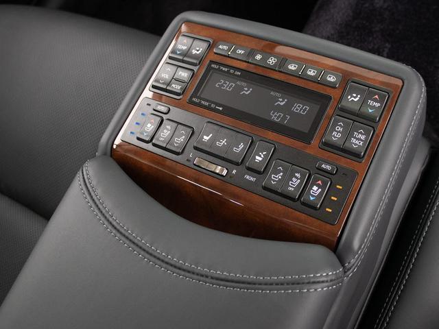 ＬＳ ＬＳ６００ｈ　バージョンＬ　（禁煙車）（全画面ＳＤナビ）（サンルーフ）（レーダークルーズ）（プリクラッシュ）（ＢＳＭ）（点検記録簿１６枚）（パワートランク）（黒本革）（後席コントロールパネル）（シートヒーター）（エアシート）（18枚目）