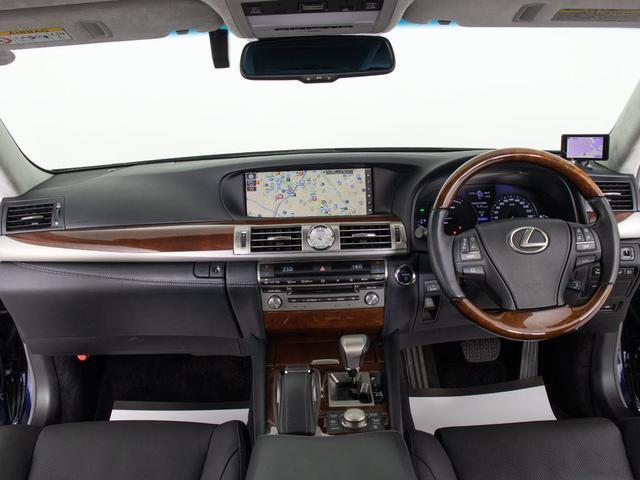 ＬＳ ＬＳ６００ｈ　バージョンＬ　（禁煙車）（全画面ＳＤナビ）（サンルーフ）（レーダークルーズ）（プリクラッシュ）（ＢＳＭ）（点検記録簿１６枚）（パワートランク）（黒本革）（後席コントロールパネル）（シートヒーター）（エアシート）（19枚目）