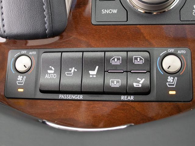 ＬＳ ＬＳ６００ｈ　バージョンＬ　（禁煙車）（全画面ＳＤナビ）（サンルーフ）（レーダークルーズ）（プリクラッシュ）（ＢＳＭ）（点検記録簿１６枚）（パワートランク）（黒本革）（後席コントロールパネル）（シートヒーター）（エアシート）（24枚目）