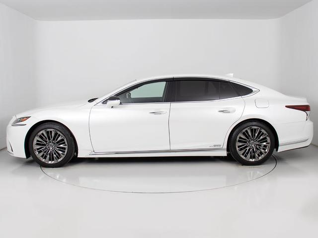 ノイズリダクション機構付きオプションスパッタリング２０インチ装着！アルミホイールの変更も可能です！お客様のお好みの１台を作成可能となります！※詳細はスタッフまでお尋ねください。