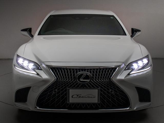 ３眼ＬＥＤヘッドライト装着車両です！！夜間の視認性が大幅に向上する人気の安全装備です！！