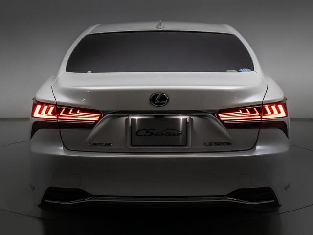 テールスモーク加工、スポイラー取付等々ドレスアップ可能です。違う角度が見たい・・・等のご要望御座いましたら是非お声掛け下さい！！お写真をお送りさせて頂きます。